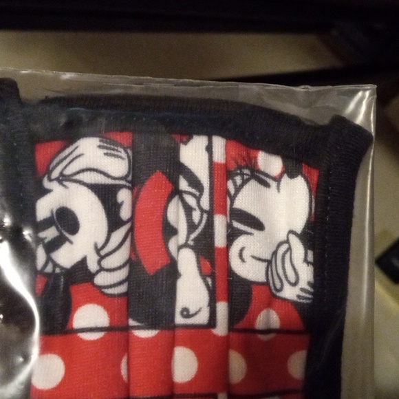 Kids Minnie Mouse Cloth Face Mask - Picture 3 of 4